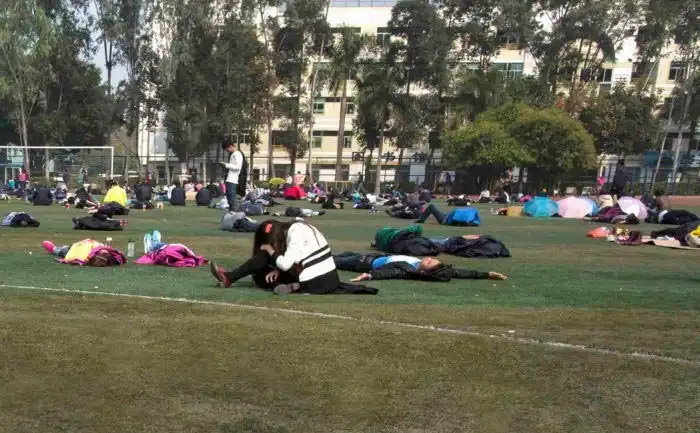 Долгожданный обеденный перерыв работников тайваньской компании Foxconn