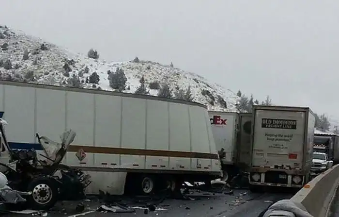 Везучий водитель чудом выжил в страшном ДТП