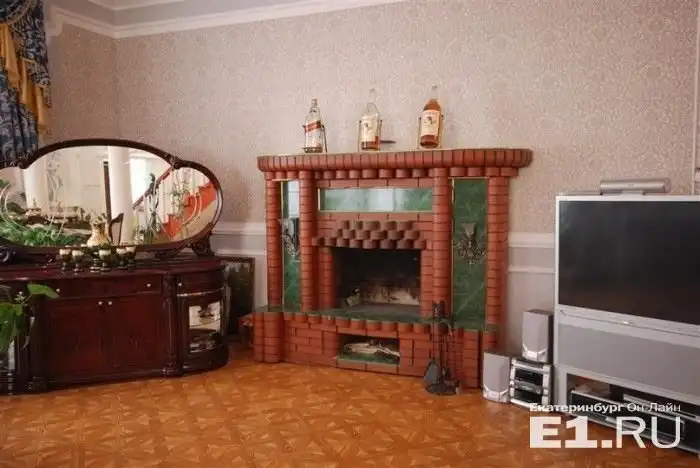 В Екатеринбурге продается роскошный цыганский особняк