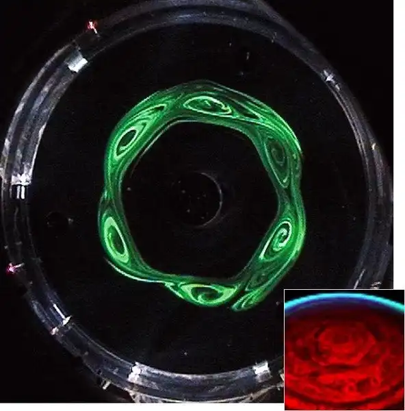 Шестиугольник Сатурна