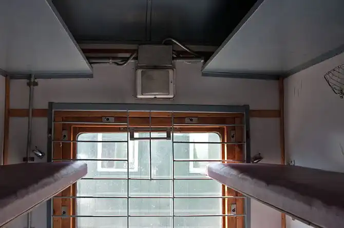 Как выглядит вагон для перевозки заключенных