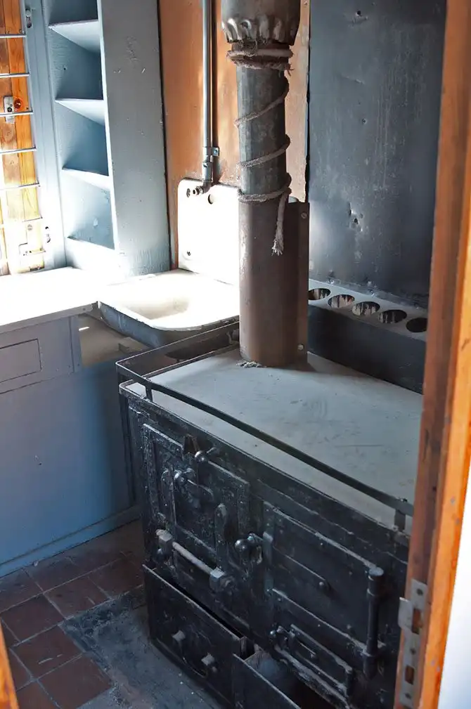 Как выглядит вагон для перевозки заключенных