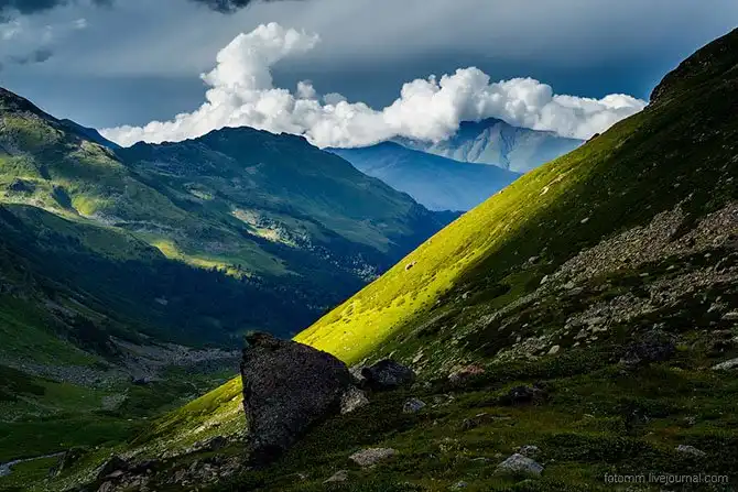 Путешествие по озеру Семицветное на Кавказе