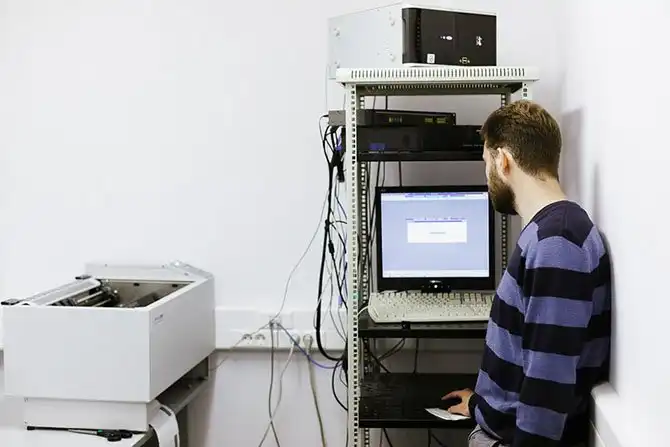 Как делают банковские карты