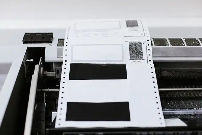 Как делают банковские карты