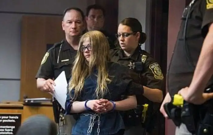 Чтобы ублажить Слендермена 12-летние девочки попытались убить подругу