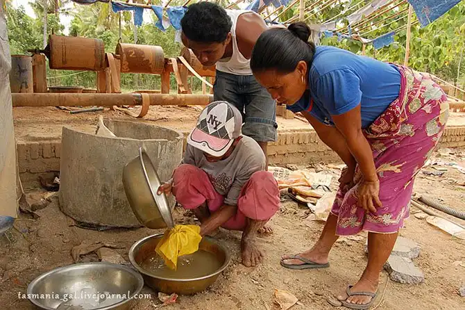 Как добывают золото в Индонезии