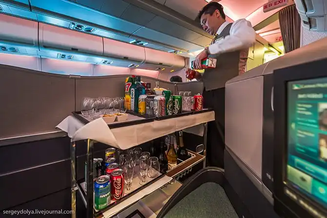 Как тренируют бортпроводников?