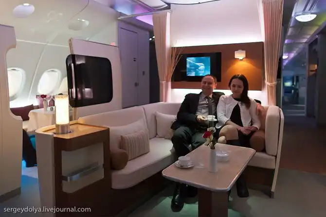 Как строят А380 и как они выглядят внутри