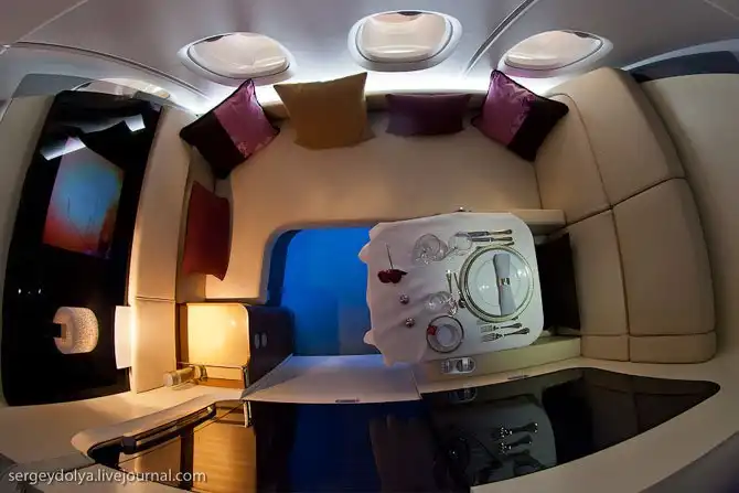 Как строят А380 и как они выглядят внутри