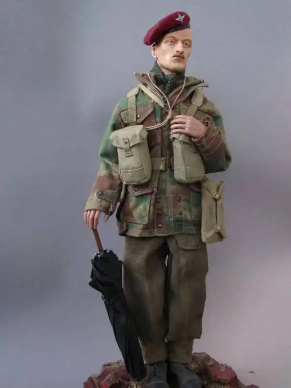 Десантник, который косплеил Мерри Поппинс