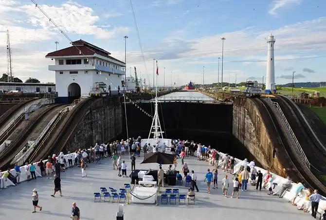 Как устроен Панамский канал