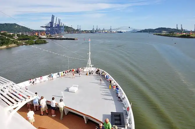 Как устроен Панамский канал