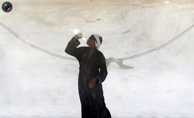 Белоснежные карьеры по добыче известняка в Египте