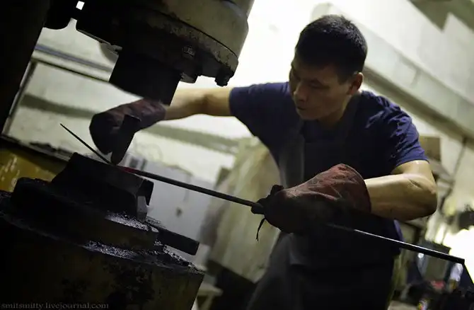 Как делают якутские ножи