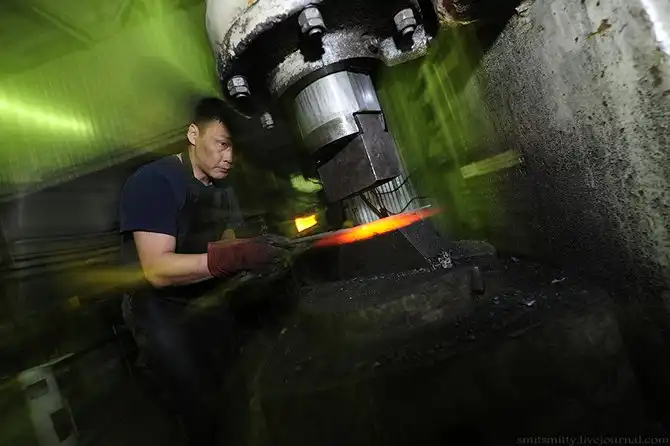 Как делают якутские ножи