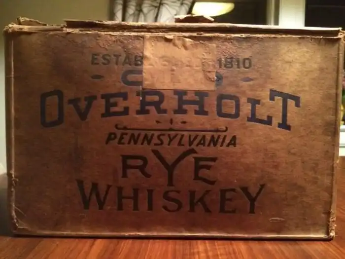 Американец купил полный ящик виски времен сухого закона