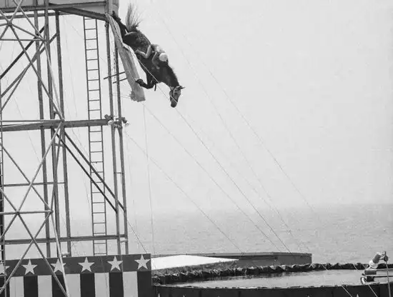 Как это было. Прыжки в воду на лошадях.