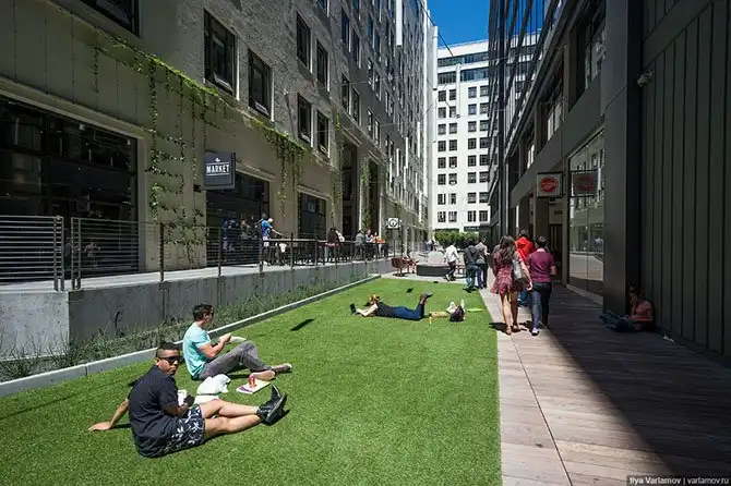 Прогулка по офису