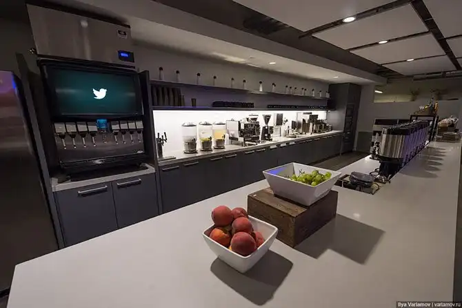 Прогулка по офису