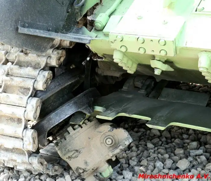 Последствия удара танка о стену