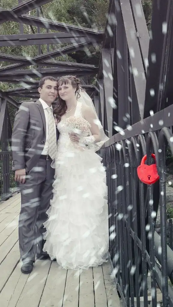 Свадебные фотографии, далекие от романтики в традиционном виде