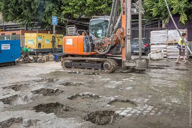 Как собирают 70-метровое колесо обозрения