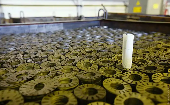 Как выкачивают нефть из скважины