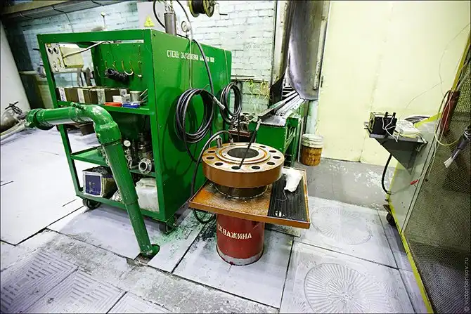 Как выкачивают нефть из скважины