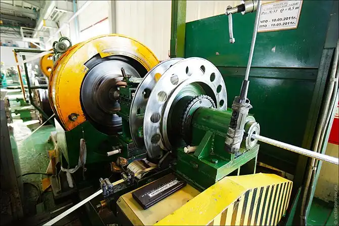 Как выкачивают нефть из скважины