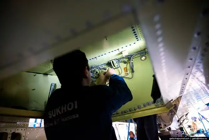 Производство фронтового бомбардировщика Су-34