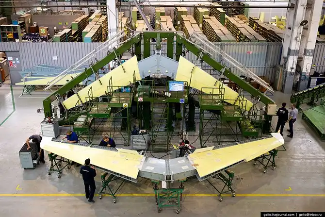 Производство фронтового бомбардировщика Су-34