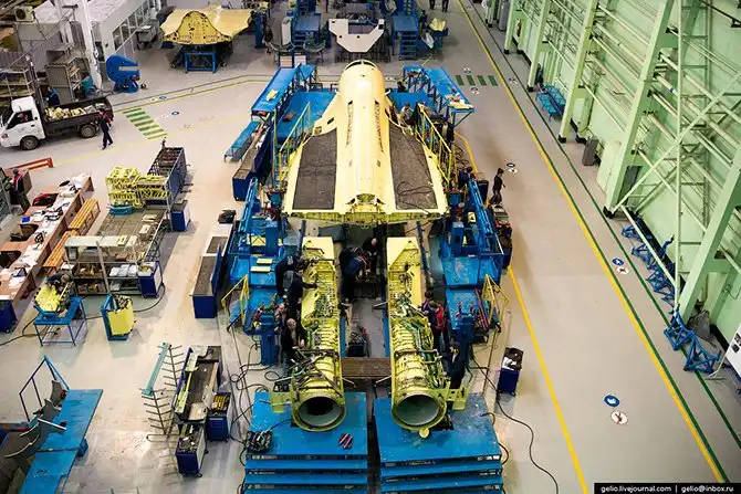 Производство фронтового бомбардировщика Су-34