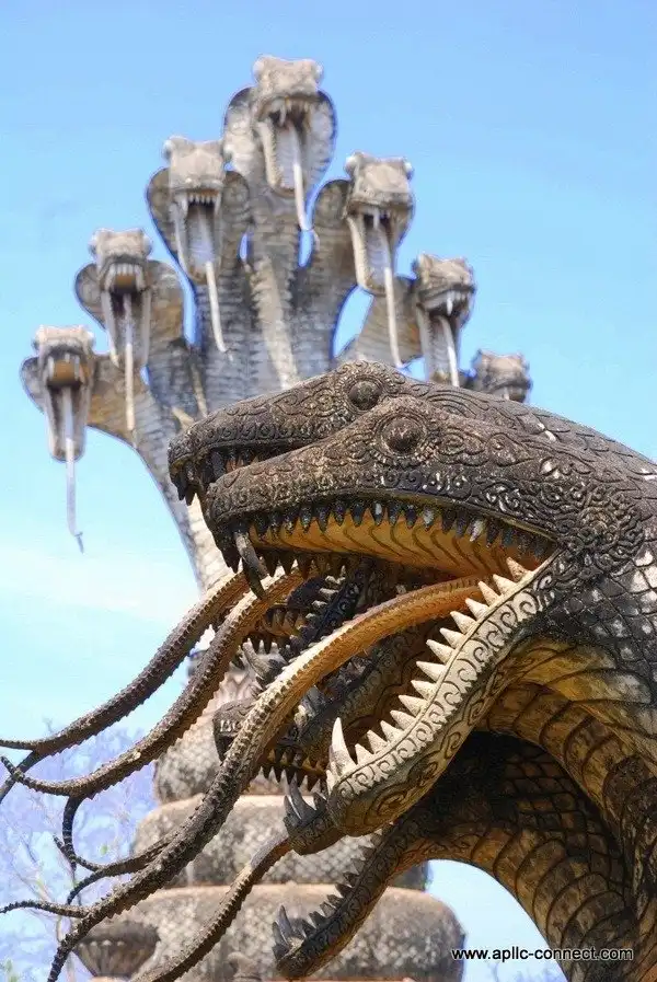 Парк Сала Кеоку (Sala Keoku)