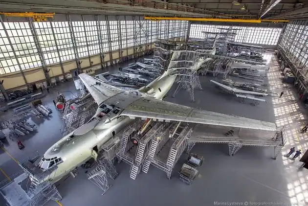 Авиаремонтный завод в Старой Руссе