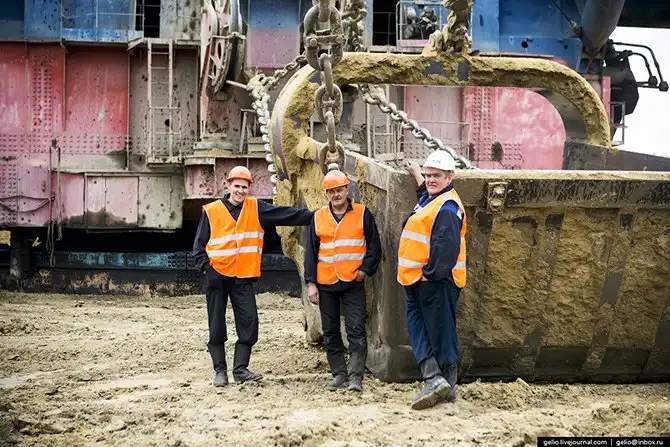 Назаровский угольный разрез. Здесь могли бы снимать «Безумного Макса»