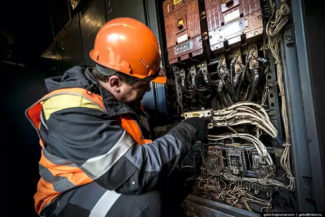 Назаровский угольный разрез. Здесь могли бы снимать «Безумного Макса»