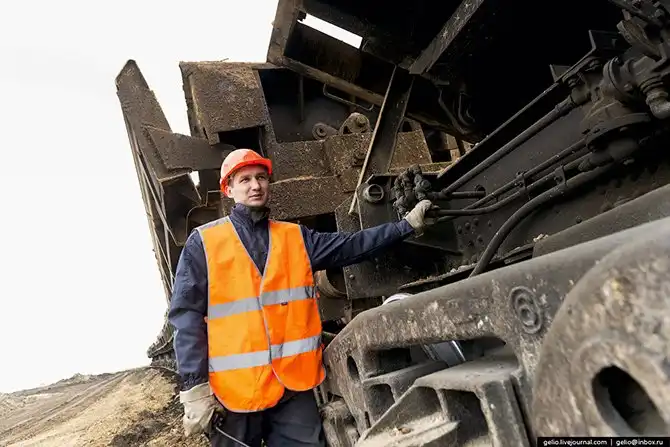 Назаровский угольный разрез. Здесь могли бы снимать «Безумного Макса»