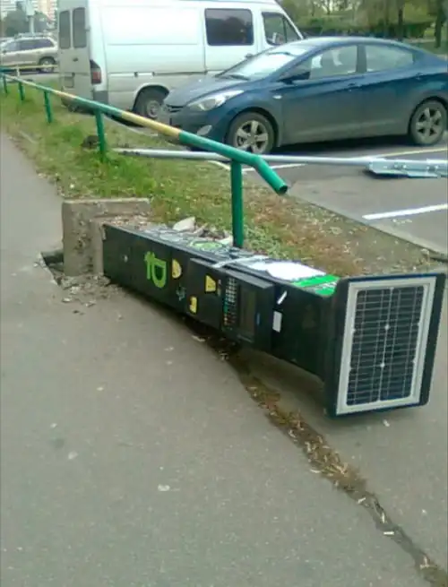 Москвичи протестуют против расширения зоны платной парковки, ломая знаки и паркоматы