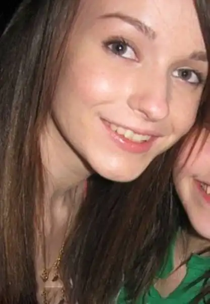 Неглупая девушка превратилась в типичную блондинку