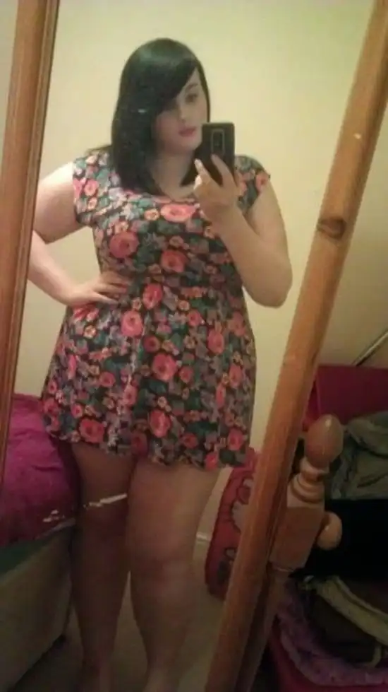 Девушка познакомилась с парнем в Интернете и отправила ему эти фото