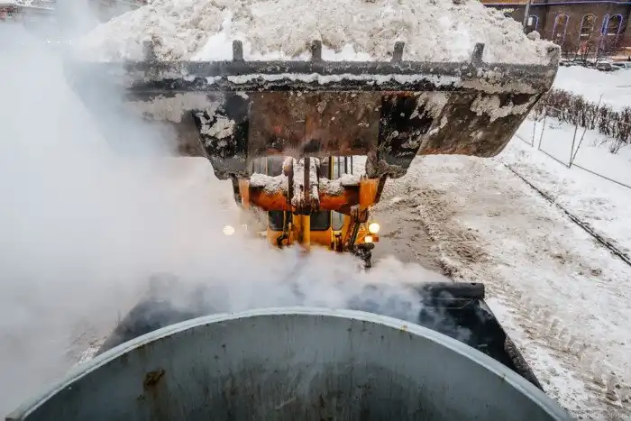 Как убирают московский снег