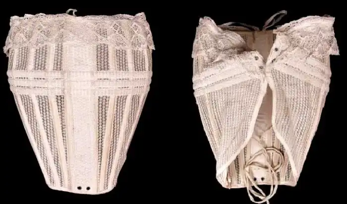 История женского коварства: как увеличивали грудь столетие назад