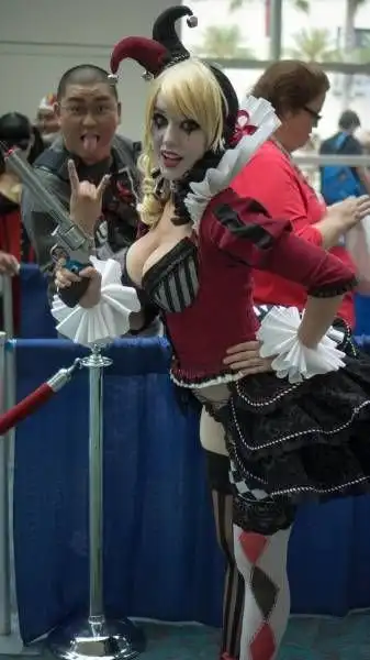 Забавные девушки