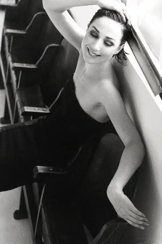 Интимный взгляд на женскую красоту. Фотограф Жан-Франсуа Жонвиль