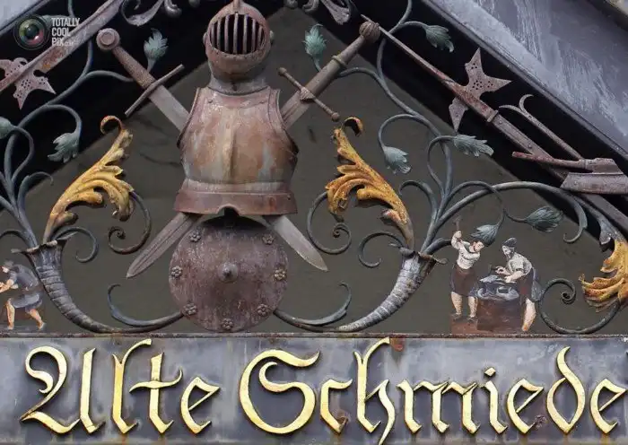 Как куют доспехи для гвардейцев Ватикана