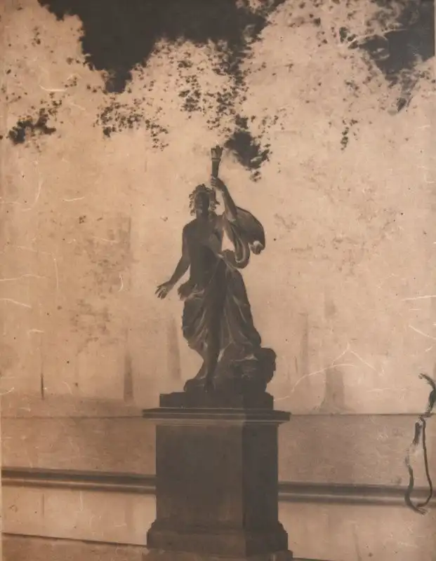 Выставка фотографий, сделанных в 19 веке на заре фотографического искусства