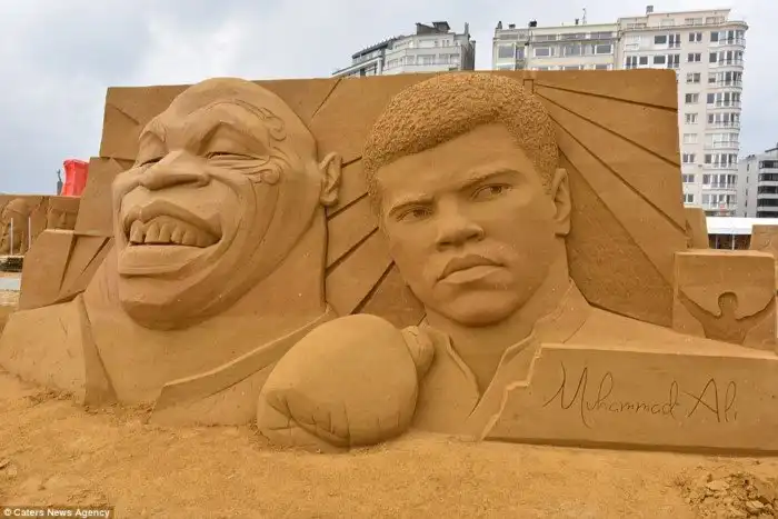 Более 150 песчаных скульптур знаменитостей представлены на фестивале в Остенде