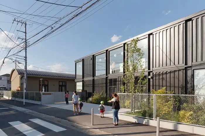 Детский сад из морских грузовых контейнеров