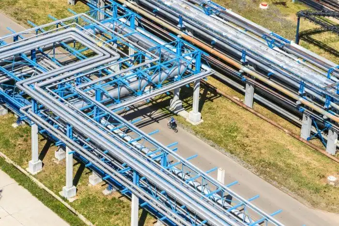 Как работает крупнейший нефтеперерабатывающий завод в России